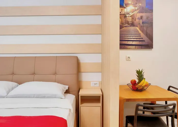 Luxury Yasmine Downtown Lejlighed