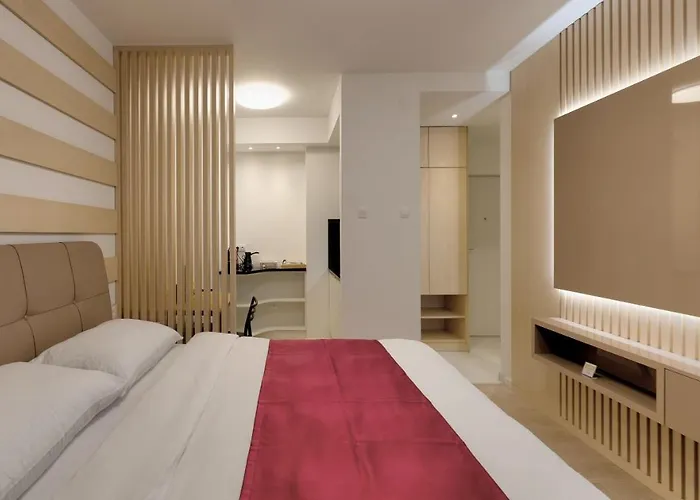 Luxury Yasmine Downtown *